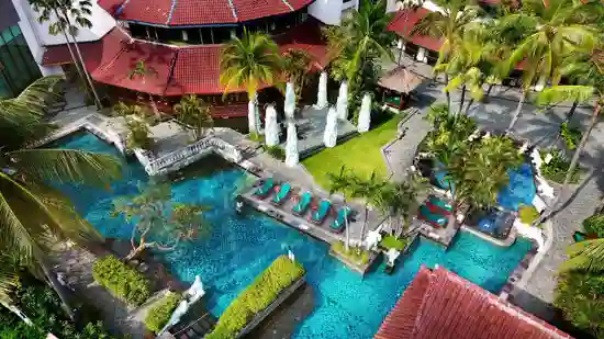 kolam renang Sheraton Surabaya